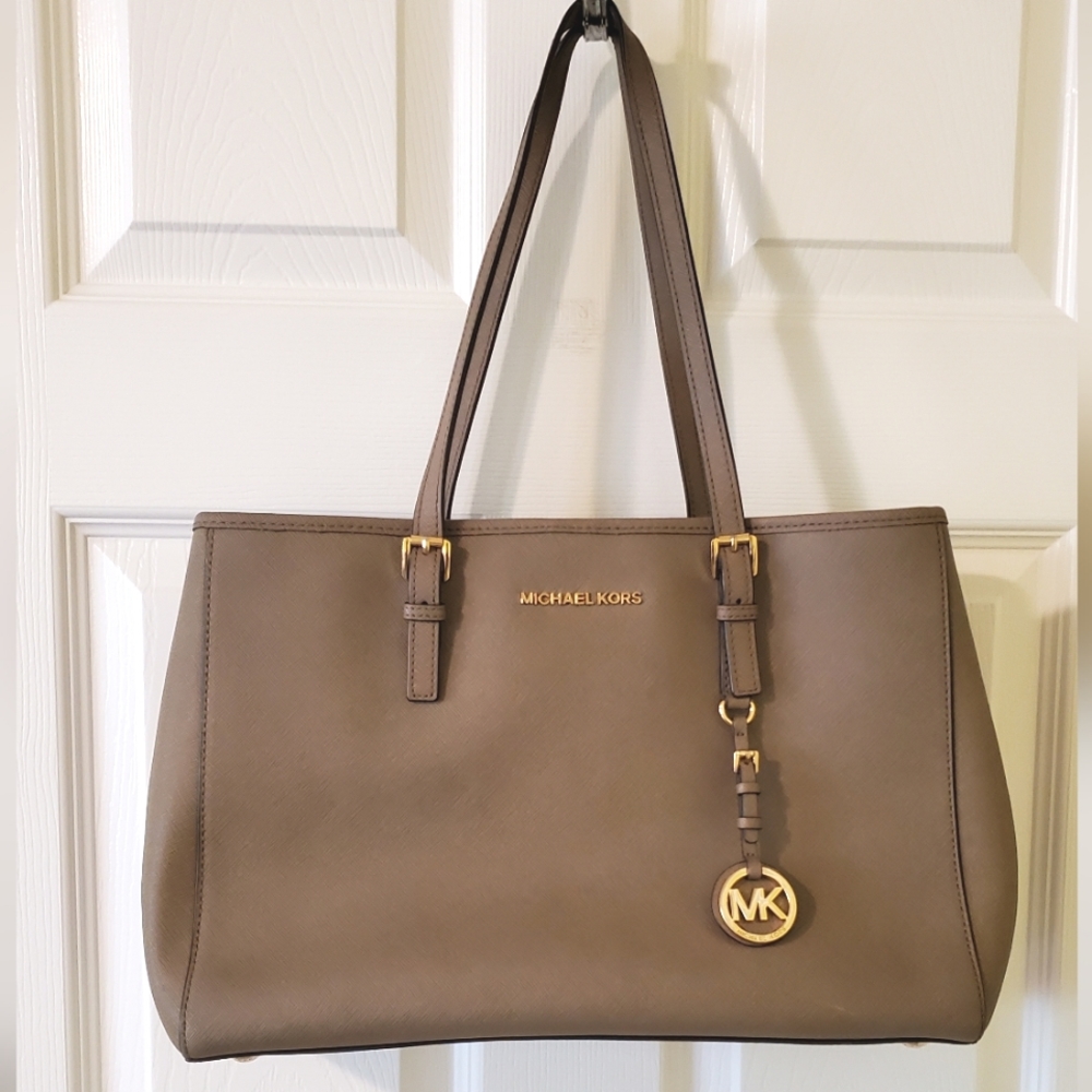 Michael Kors Jet Set Saffiano Tote